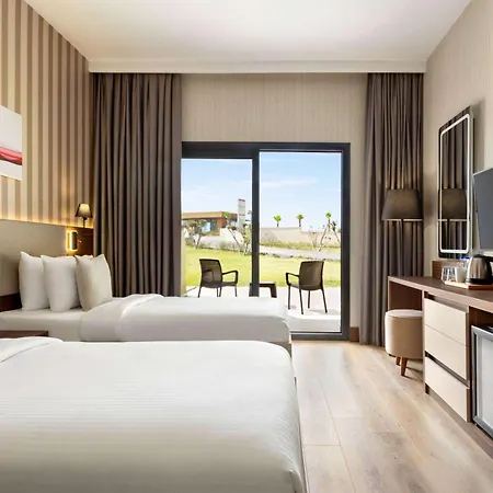 Ramada By Wyndham 3* Çeşme