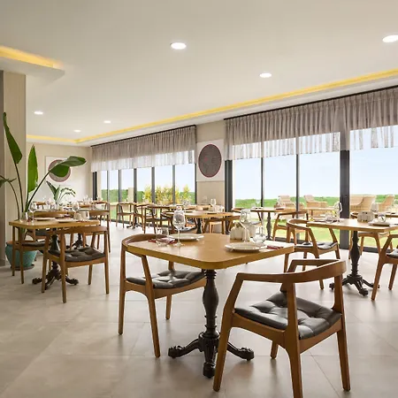 Ramada By Wyndham 3* Cesme