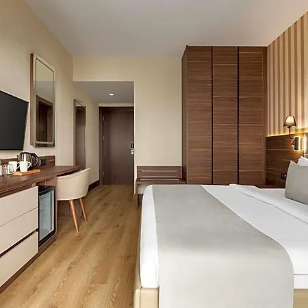 Отель Ramada By Wyndham